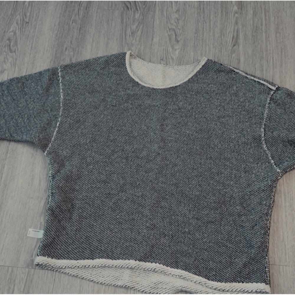 Gray top